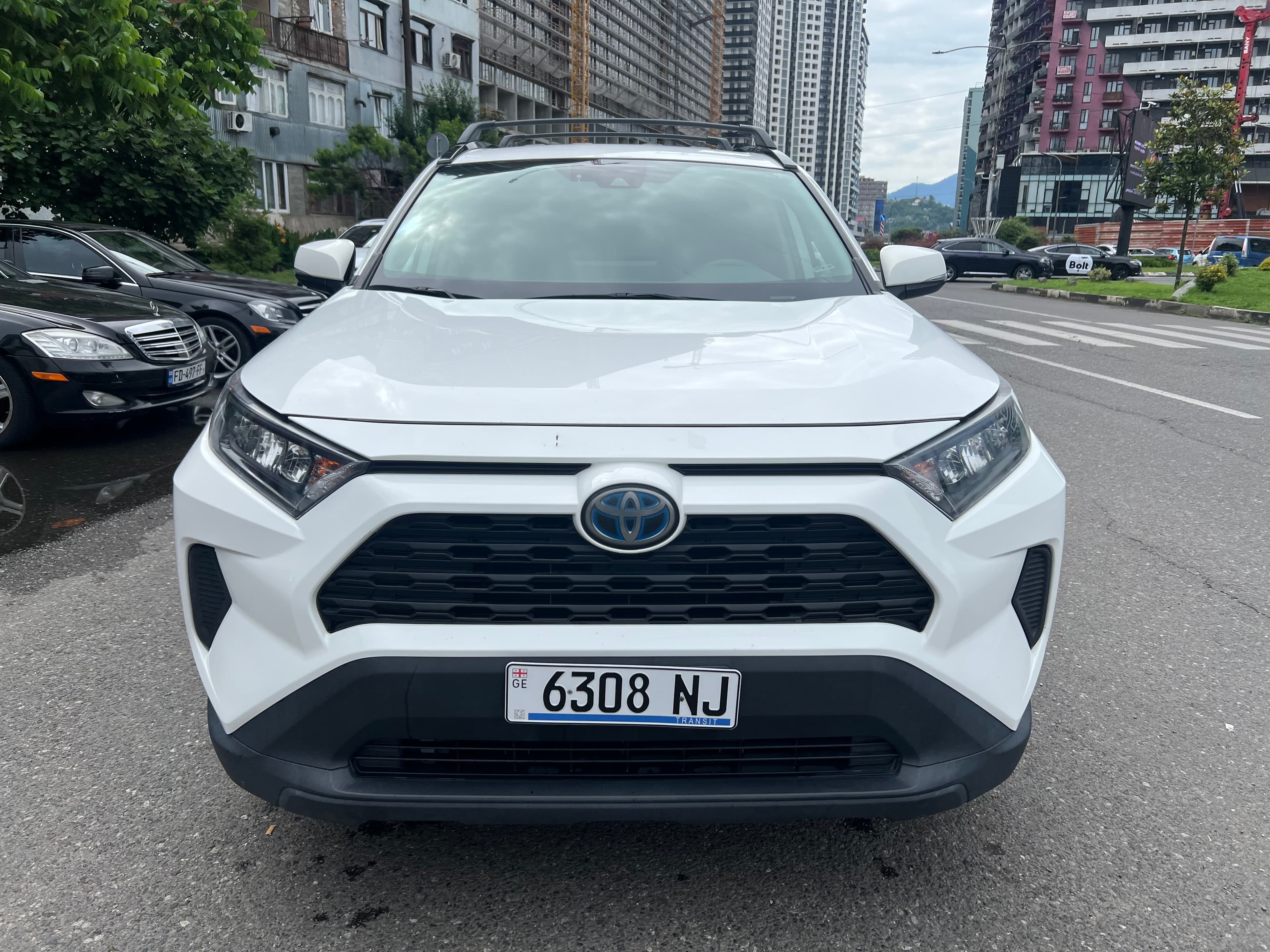 Toyota RAV4 — Photo 1
